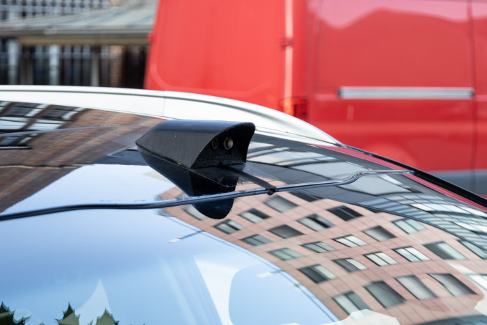 So verf&uuml;gt das Fahrzeug &uuml;ber vier Kameras, f&uuml;r die nach vorne, ... (Bild: Werner Pluta/Golem.de)