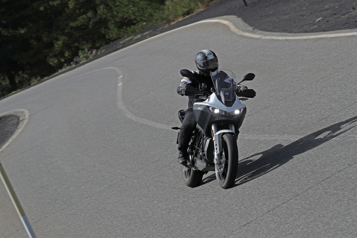 Die DSR/X leistet 75 kW, umgerechnet sind das 102 PS. (Bild: Peter Ilg)