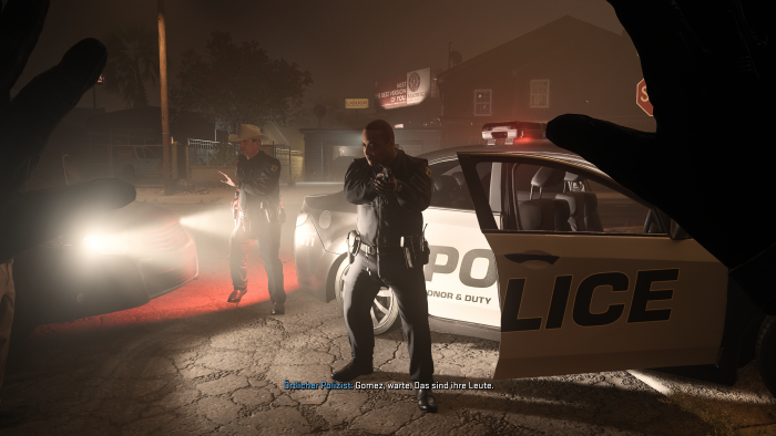 Wir folgen den Anordnungen der Polizei und heben die Hände. (Bild: Activision / Screenshot: Golem.de)