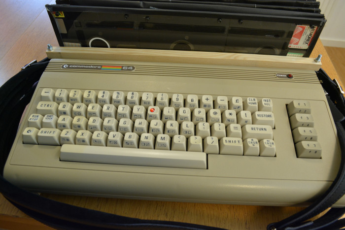 Die linke Klaviatur des Commodordions (Bild: Linus Akesson)