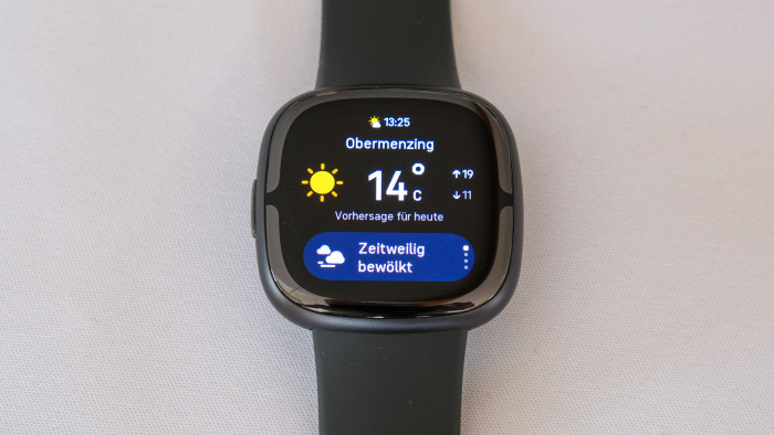 Vom Smartphone erhält die Sense 2 aktuelle Wetterdaten. (Bild: P. Steinlechner/Golem.de)