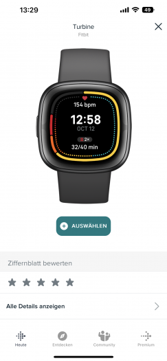 Per App wählen wir unser Zifferblatt aus. (Bild: Fitbit/Screenshot: Golem.de)