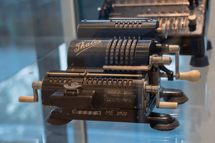 Diese Maschine bildete den Grundstock der Sammlung im Arithmeum. (Bild: Martin Wolf / Golem.de)