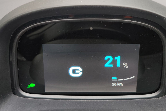 Der Ladevorgang dauert bei einer Ladeleistung von 3,7 Kilowatt sehr lang. (Foto: Friedhelm Greis/Golem.de)