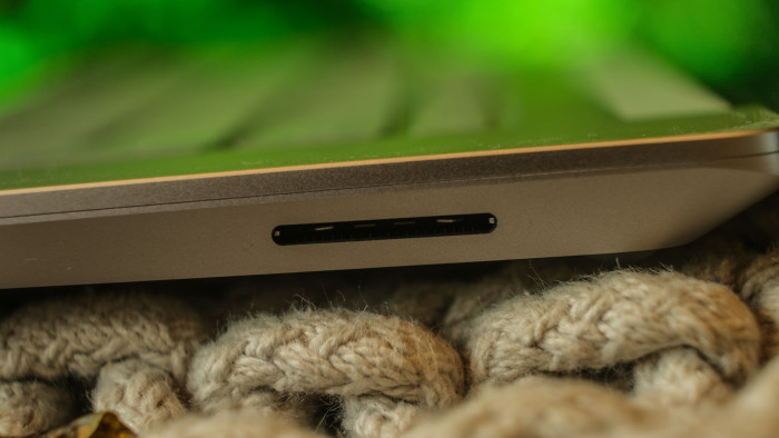 Surface Dock Port rechts (Bild: Oliver Nickel/Golem.de)