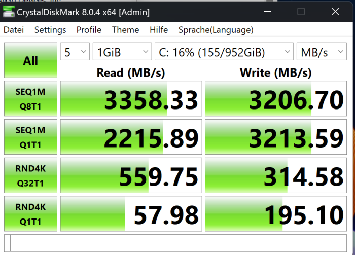 Leistung der SSD in Crystaldiskmark (Bild: Oliver Nickel/Golem.de)