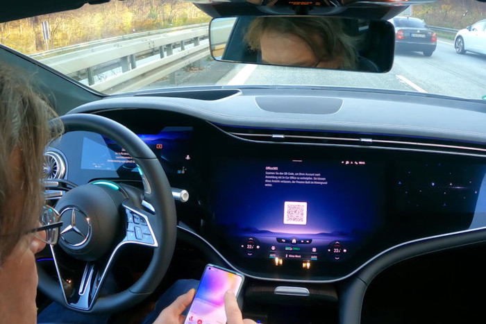 Ebenfalls kann er Büro-Programme über das In-Car-Office nutzen. (Foto: Friedhelm Greis/Golem.de)