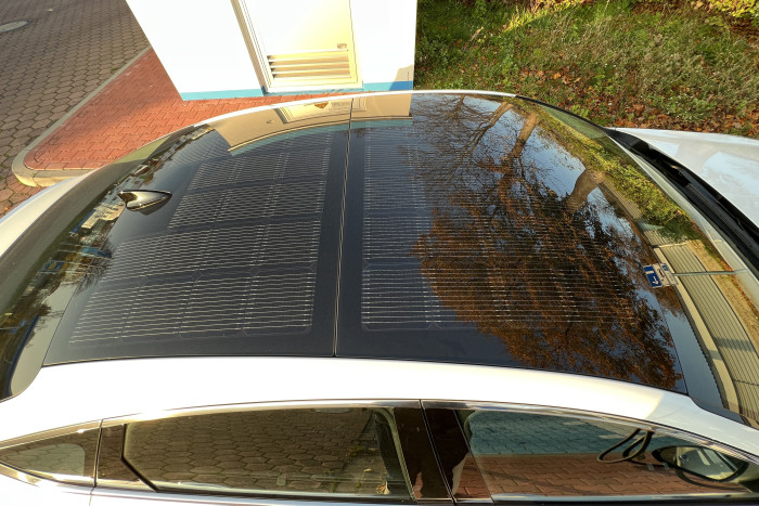 Auf dem Dach befinden sich gegen Aufpreis Solarzellen.  (Foto: Dirk Kunde)