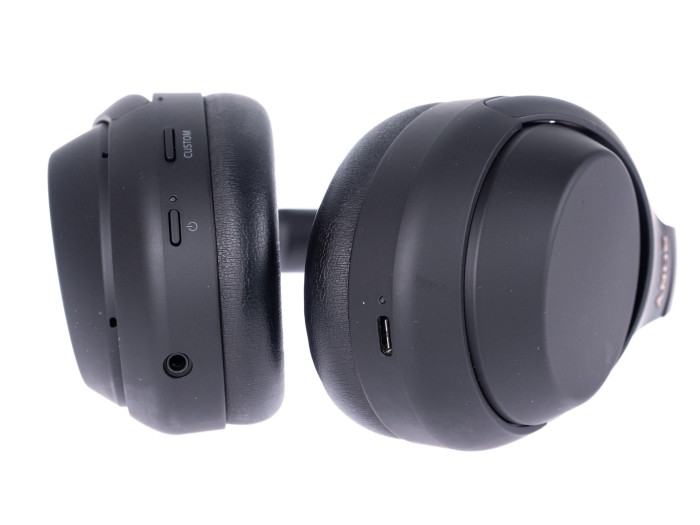 WH-1000XM4 von Sony (Bild: Martin Wolf/Golem.de)