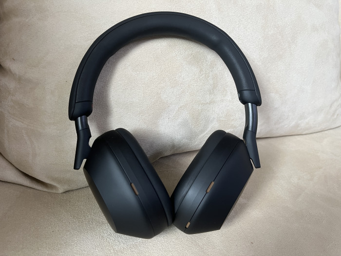 WH-1000XM5 von Sony (Bild: Ingo Pakalski/Golem.de)