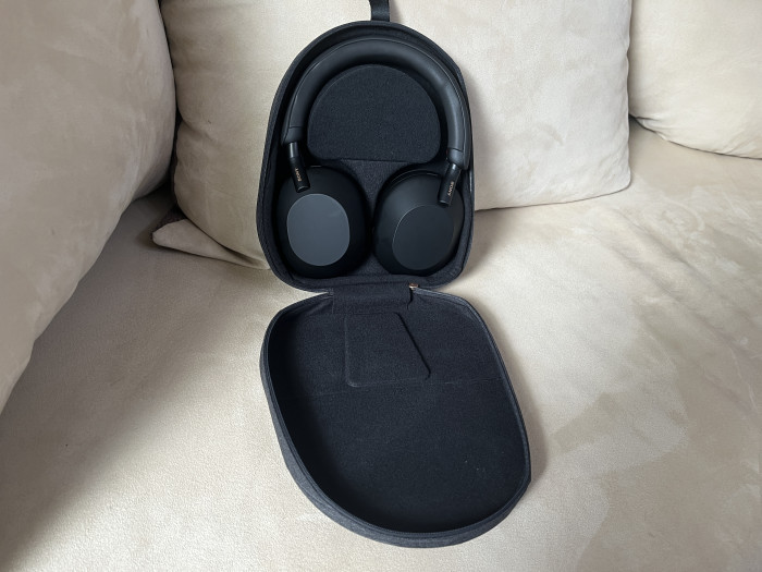 WH-1000XM5 von Sony (Bild: Ingo Pakalski/Golem.de)