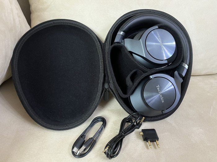 EAH-A800 von Technics (Bild: Ingo Pakalski/Golem.de)