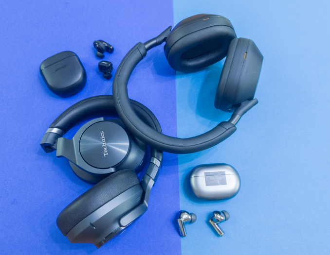 Die zwei besten ANC-Hörstöpsel und die beiden besten ANC-Kopfhörer (Bild: Ingo Pakalski/Golem.de)