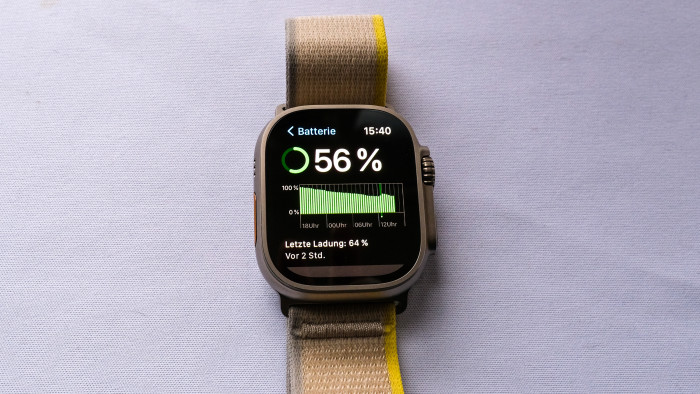 Direkt auf der Uhr sehen wir den aktuellen Ladestatus. (Bild: Steinlechner/Golem.de)
