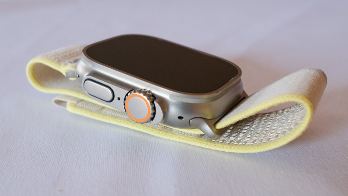 Die Digital Crown ist größer als bei der Apple Watch Series. (Bild: Steinlechner/Golem.de)