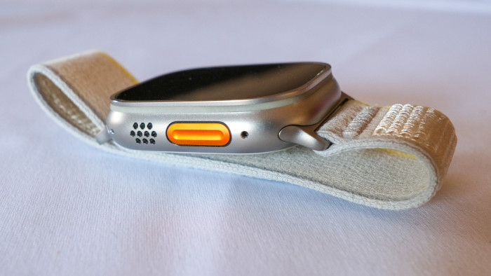 Die orangefarbene Aktionstaste ist als Hotkey konfigurierbar. (Bild: Steinlechner/Golem.de)