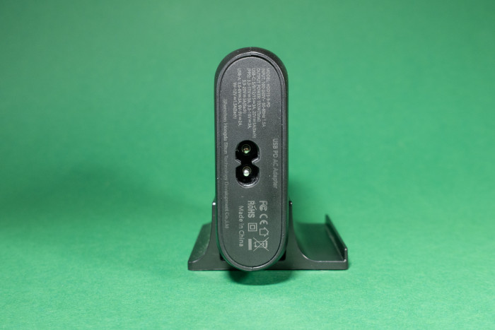 Es wird wie das Ladegerät von GMM über ein Kabel mit der Steckdose verbunden. (Bild: Tobias Költzsch/Golem.de)