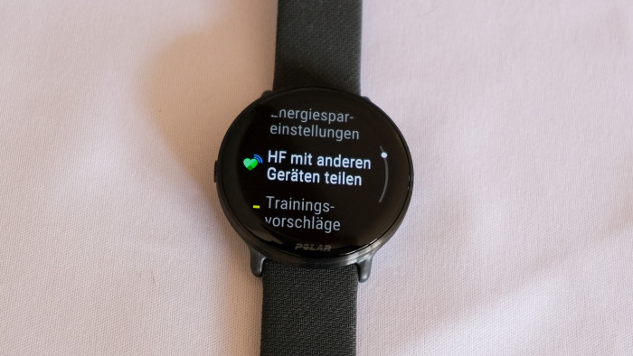 Die Herzfrequenz können wir auf andere Trainingsgeräte oder ein Rad-Navi senden. (Foto: Steinlechner/Golem.de)
