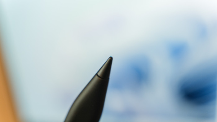 Der Surface Slim Pen 2 ist optional. (Oliver Nickel/Golem.de)