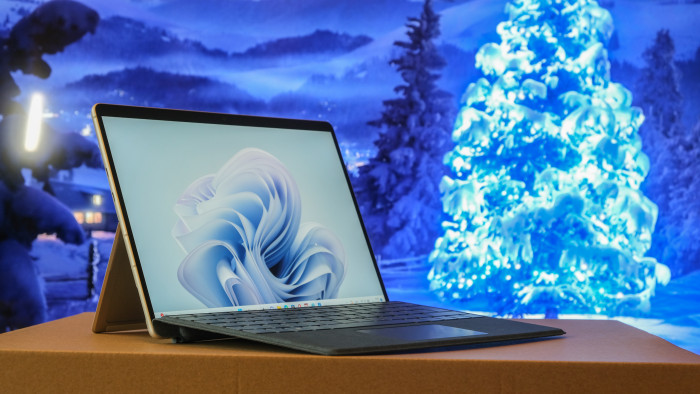 Surface Pro 9 (Bild: Oliver Nickel/Golem.de)