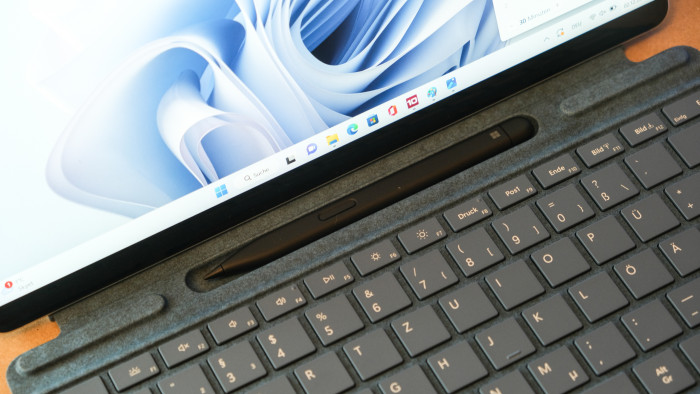 Tastatur und Mauspad sind weiterhin nicht die besten, aber gut nutzbar. (Oliver Nickel/Golem.de)