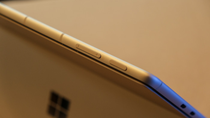 Lautstärke- und Power-Schalter (Oliver Nickel/Golem.de)