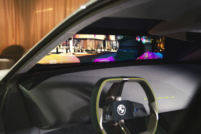 Dort war das breite Head-up-Display schon zu sehen. (Foto: BMW)