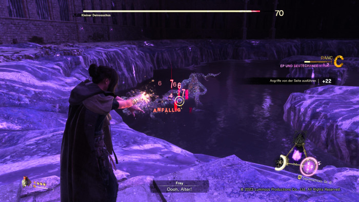 In diesem lila Labyrinth suchen wir nach Ausr&uuml;stung. (Bild: Square Enix / Screenshot: Golem.de)