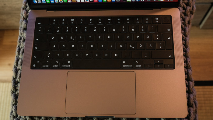 Macbook Pro 14 mit M2 Max (Bild: Oliver Nickel/Golem.de)