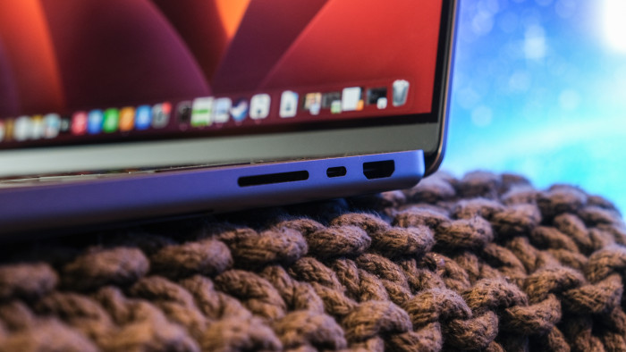 Macbook Pro 14 mit M2 Max (Bild: Oliver Nickel/Golem.de)