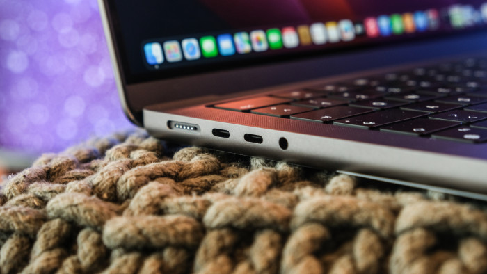 Macbook Pro 14 mit M2 Max (Bild: Oliver Nickel/Golem.de)