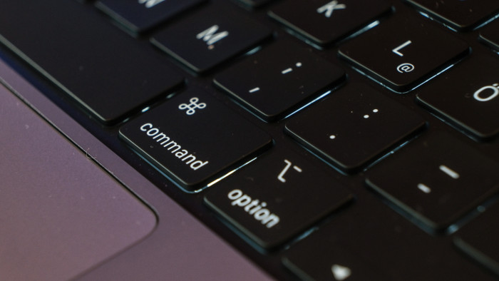 Macbook Pro 14 mit M2 Max (Bild: Oliver Nickel/Golem.de)