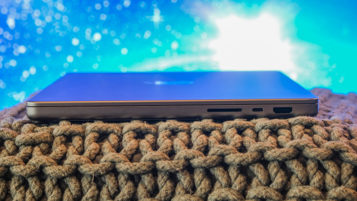 Macbook Pro 14 mit M2 Max (Bild: Oliver Nickel/Golem.de)