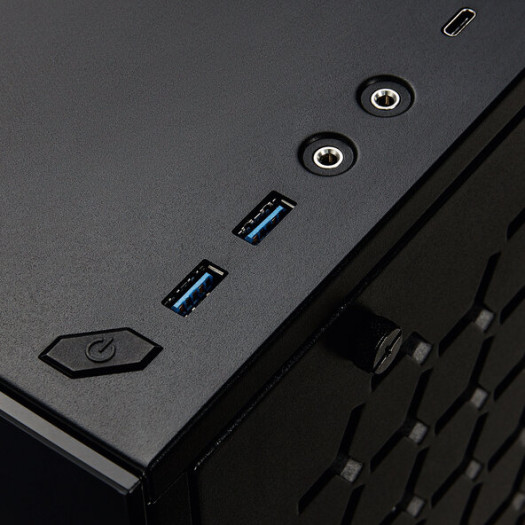 Medion Erazer Beast X30 (Bild: Medion)