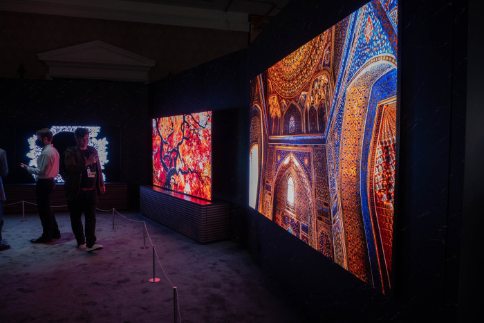 Samsungs Micro-LED-Fernseher (Bild: Martin Wolf/Golem.de)