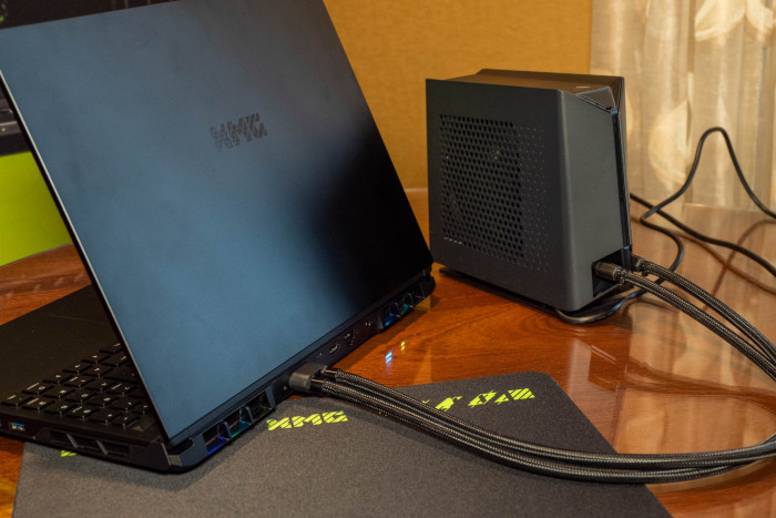 Wer bereits eine Oasis-Wasserkühlung besitzt, brauch nur neue Schläuche. (Bild: Martin Wolf/Golem.de)