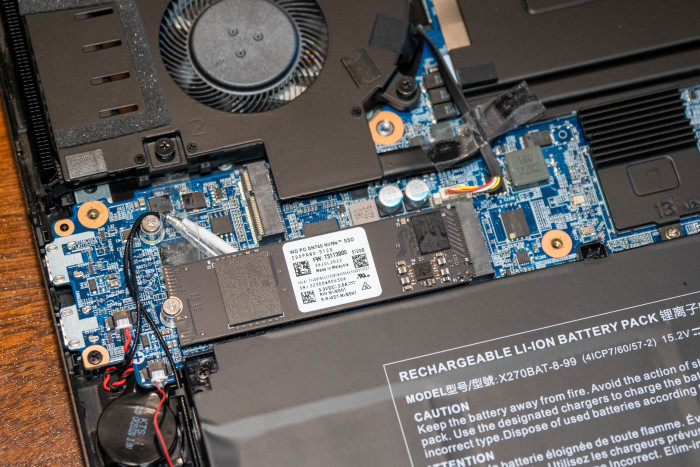 Das Ultra 17 wird mit einer SSD ausgeliefert. (Bild: Martin Wolf/Golem.de)