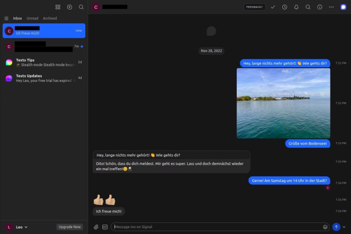 Texts stellt die Chats als einziger All-in-One-Messenger einheitlich dar, was die Benutzeroberfläche frisch wirken lässt und uns am besten gefiel. (Screenshot: Leo Dessani)