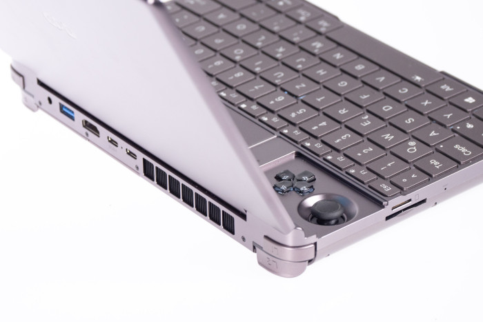 Der Lüfter pustet nach hinten. (Bild: Nina Völkel/Golem.de)