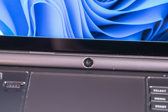 Die Kamera befindet sich unter dem Display. (Bild: Nina Völkel/Golem.de)