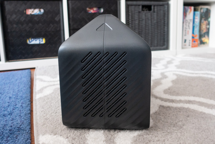 Die Powerhouse 535 ist kompakt und verhältnismäßig leicht. (Bild: Tobias Költzsch/Golem.de)