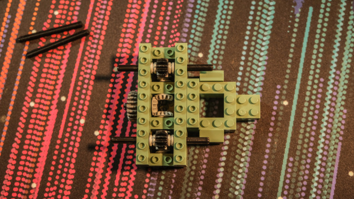 Zusammenbau des Bluebrixx Klingon Bird-of-Prey (Bild: Oliver Nickel/Golem.de)