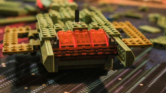 Zusammenbau des Bluebrixx Klingon Bird-of-Prey (Bild: Oliver Nickel/Golem.de)