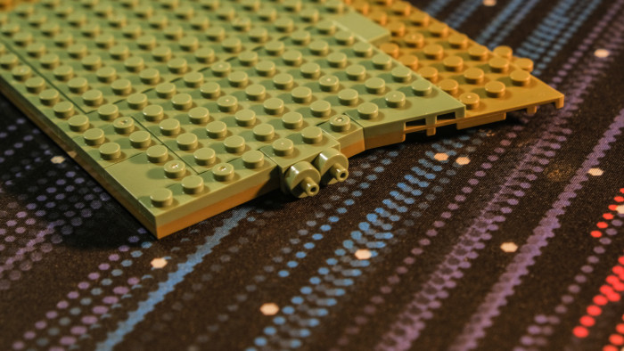 Zusammenbau des Bluebrixx Klingon Bird-of-Prey (Bild: Oliver Nickel/Golem.de)