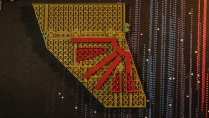 Zusammenbau des Bluebrixx Klingon Bird-of-Prey (Bild: Oliver Nickel/Golem.de)