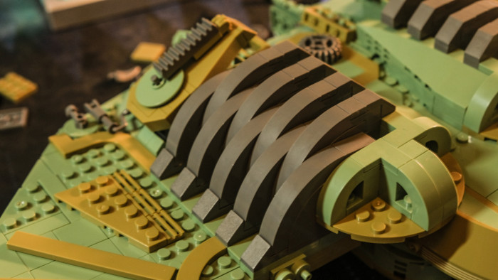 Zusammenbau des Bluebrixx Klingon Bird-of-Prey (Bild: Oliver Nickel/Golem.de)