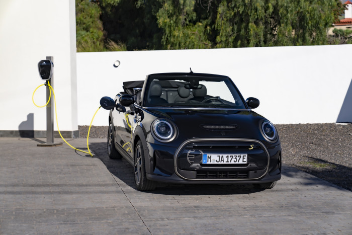 Mini Cooper SE Cabrio (Bild: Mini)