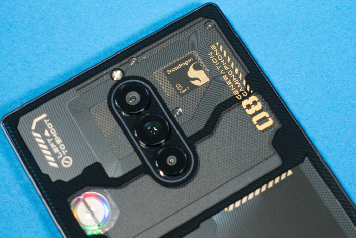Das Redmagic 8 Pro ist eines der ersten Smartphones mit Qualcomms neuem Snapdragon 8 Gen2. Die Dreifachkamera macht nur durchschnittliche Bilder. (Bild: Tobias K&ouml;ltzsch/Golem.de)