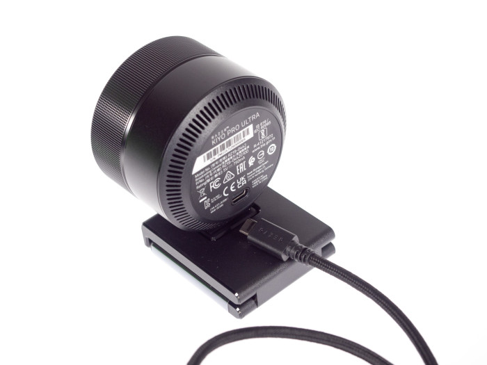 Das lange USB-Kabel ist nicht sonderlich flexibel. (Bild: Martin Wolf/Golem.de)