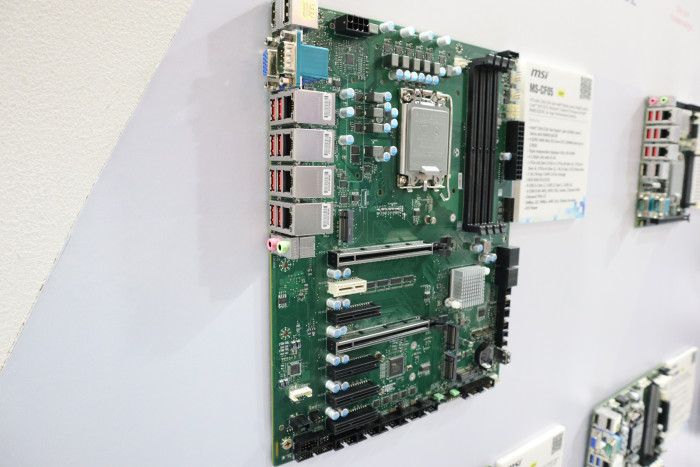 Darfs noch ein LAN-Port mehr sein? Bei Msi gibt es bis zu vier. (Bild: Johannes Hiltscher, Golem.de)